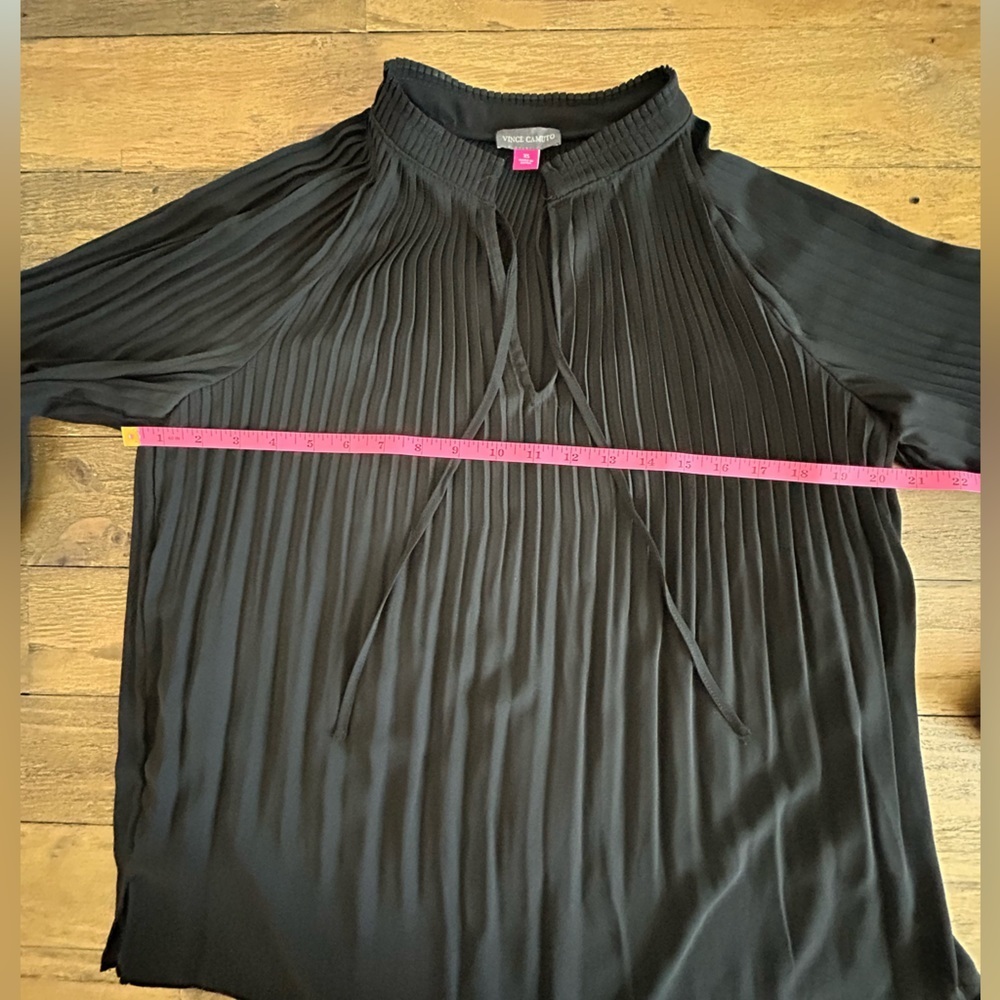 VINCE CAMUTO Mini Pleated black mock neck loose fit Top Office oversized - Picture 10 of 10